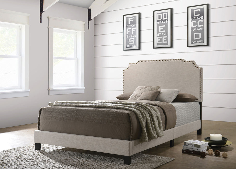Tamarac Panel Bed