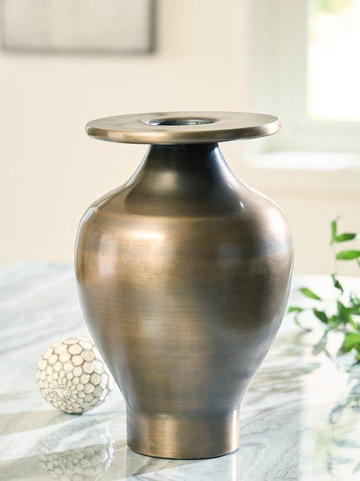 Fedorleigh Vase - Gibson McDonald Furniture & Mattress 